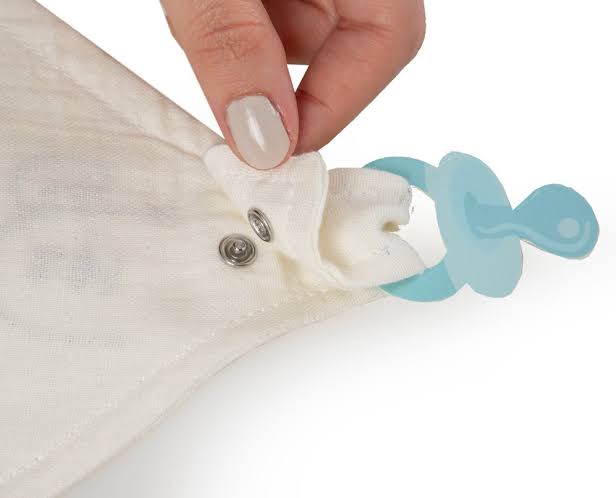 babyjem muslin bib with pacifier hanger