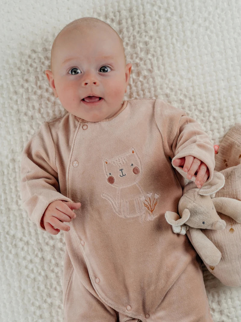 Noukie’s Nappy Cat Pink Velour Baby Pajamas – Anti-Slip