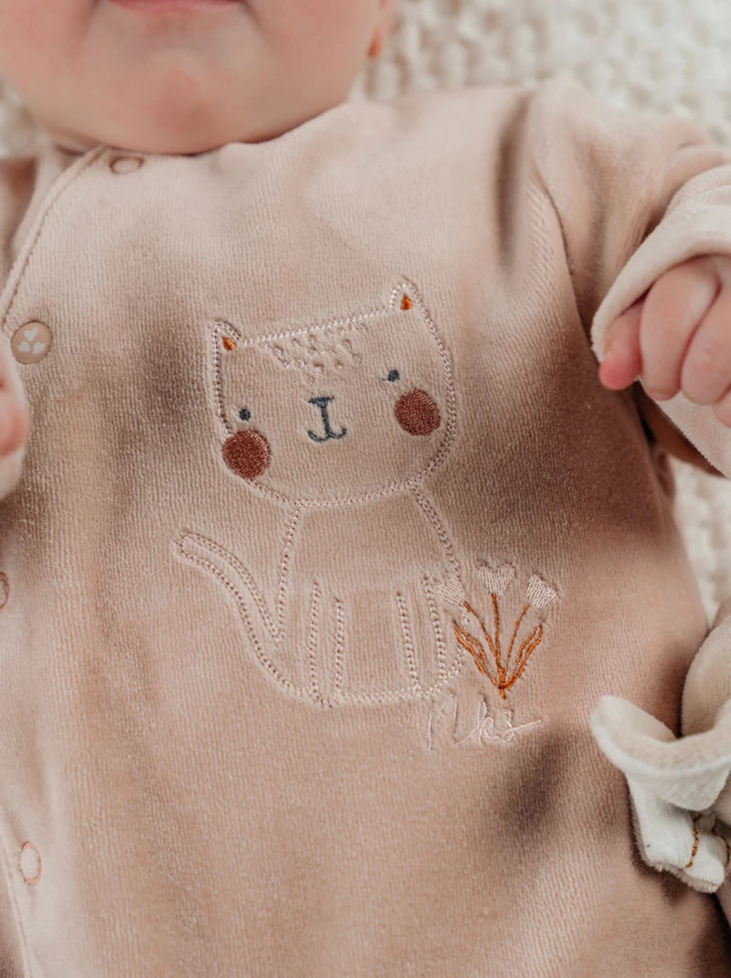 Noukie’s Nappy Cat Pink Velour Baby Pajamas – Anti-Slip