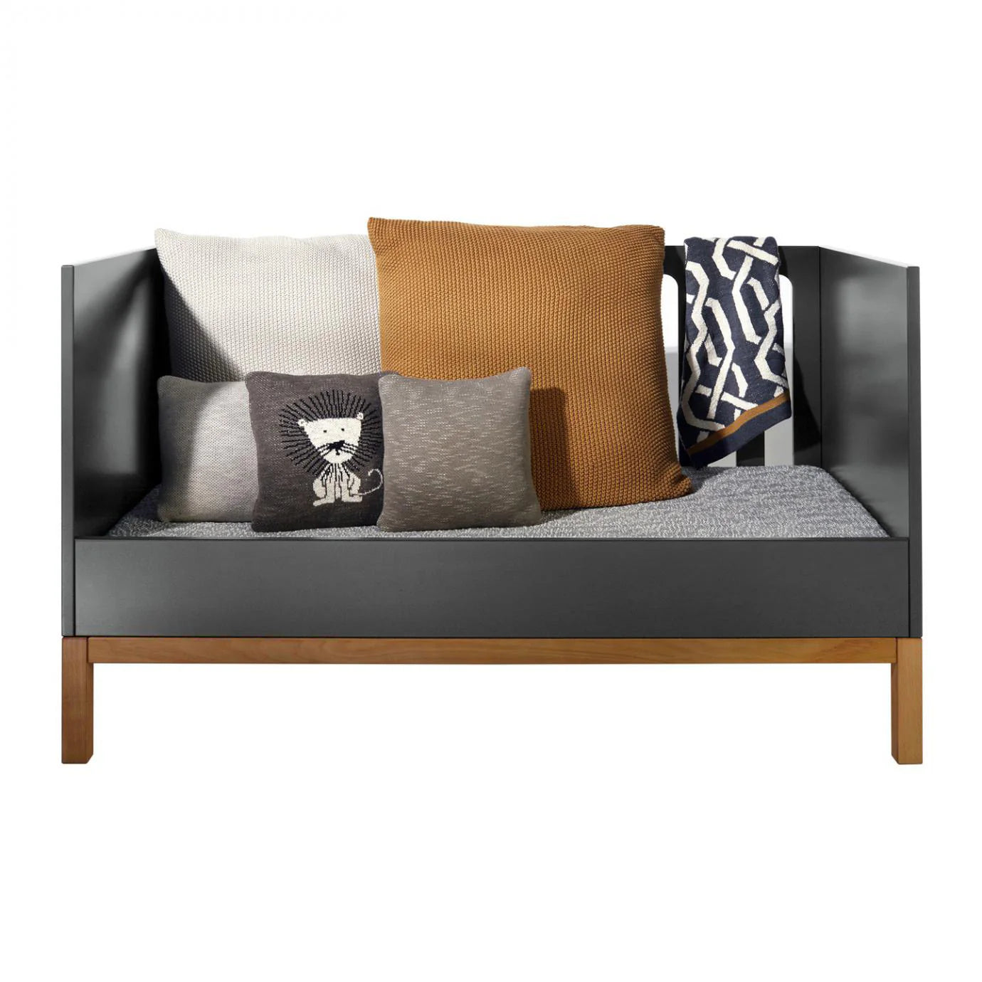 quax knitted cushion -30*30-lion