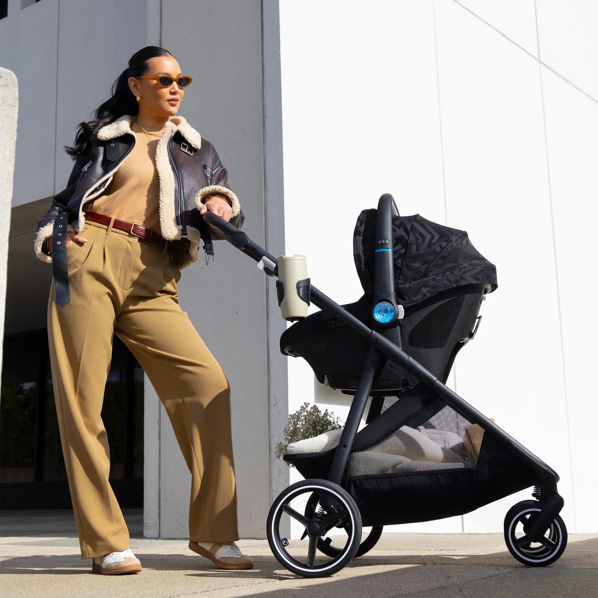 evenflo shyft intuiti plus travel system dubhan black